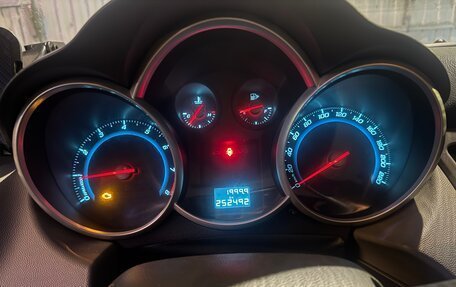 Chevrolet Cruze II, 2010 год, 500 000 рублей, 1 фотография