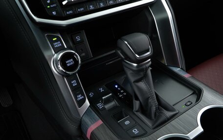 Toyota Land Cruiser, 2025 год, 14 649 999 рублей, 30 фотография