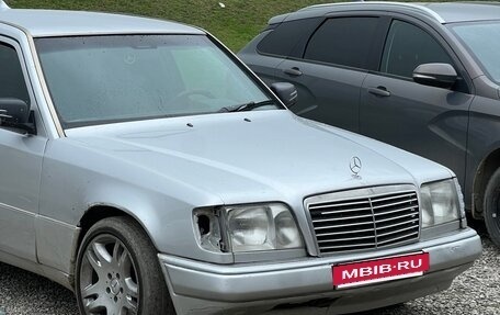 Mercedes-Benz E-Класс, 1994 год, 250 000 рублей, 2 фотография