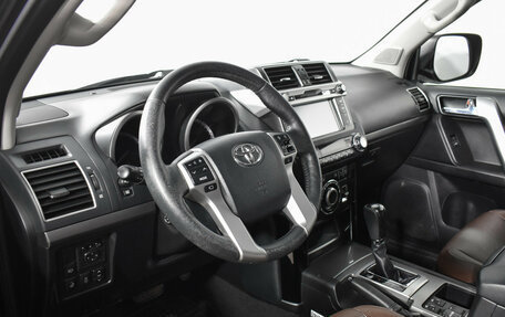 Toyota Land Cruiser Prado 150 рестайлинг 2, 2017 год, 3 600 000 рублей, 9 фотография