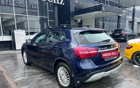 Mercedes-Benz GLA, 2018 год, 1 460 000 рублей, 10 фотография