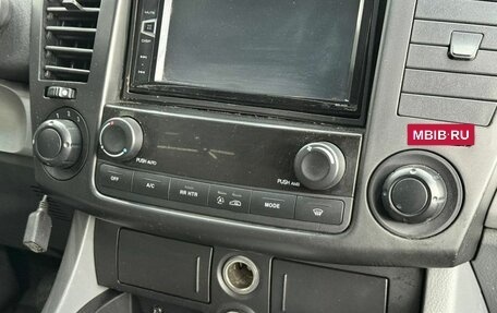 SsangYong Rodius I, 2011 год, 1 200 000 рублей, 20 фотография