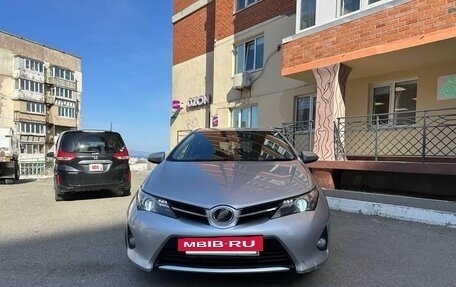 Toyota Auris II, 2012 год, 1 000 000 рублей, 3 фотография