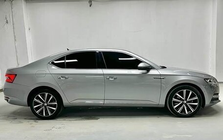 Skoda Superb III рестайлинг, 2022 год, 1 730 000 рублей, 4 фотография