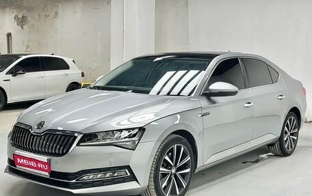 Skoda Superb III рестайлинг, 2022 год, 1 730 000 рублей, 1 фотография