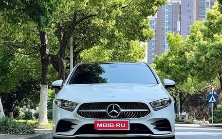 Mercedes-Benz A-Класс, 2022 год, 1 736 069 рублей, 2 фотография