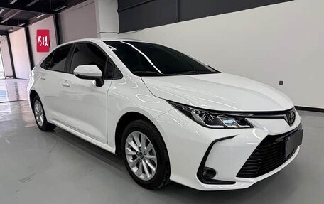 Toyota Corolla, 2022 год, 1 370 000 рублей, 3 фотография