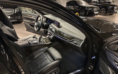 BMW 7 серия, 2019 год, 5 900 000 рублей, 14 фотография