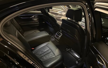 BMW 7 серия, 2019 год, 5 900 000 рублей, 22 фотография