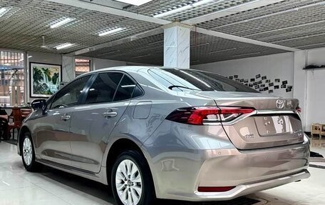 Toyota Corolla, 2022 год, 1 600 000 рублей, 5 фотография