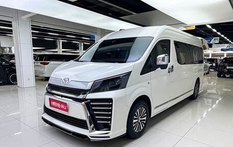 Toyota HiAce H300, 2023 год, 10 100 000 рублей, 1 фотография