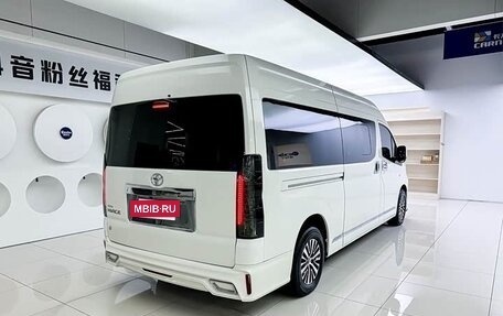 Toyota HiAce H300, 2023 год, 10 100 000 рублей, 5 фотография