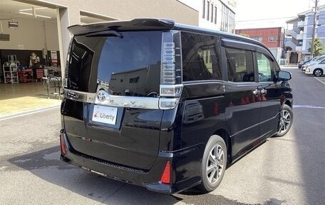 Toyota Voxy III, 2021 год, 1 870 000 рублей, 3 фотография