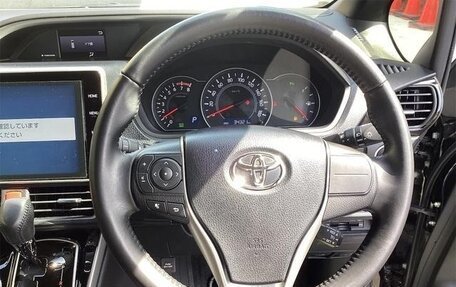 Toyota Voxy III, 2021 год, 1 870 000 рублей, 9 фотография