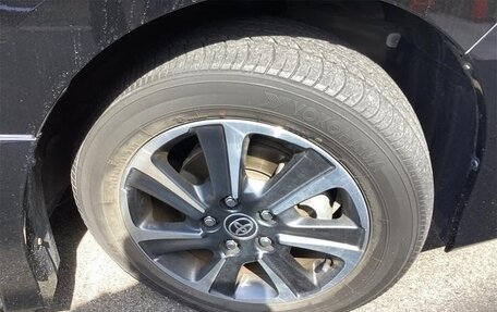 Toyota Voxy III, 2021 год, 1 870 000 рублей, 19 фотография