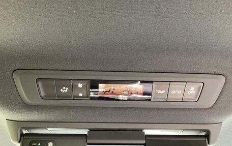 Toyota Voxy III, 2021 год, 1 870 000 рублей, 32 фотография