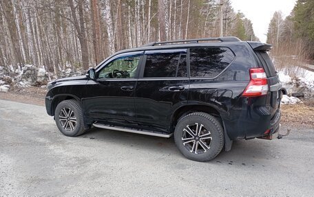 Toyota Land Cruiser Prado 150 рестайлинг 2, 2016 год, 3 999 000 рублей, 7 фотография