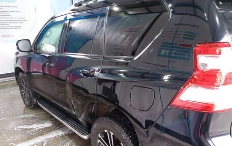 Toyota Land Cruiser Prado 150 рестайлинг 2, 2016 год, 3 999 000 рублей, 12 фотография