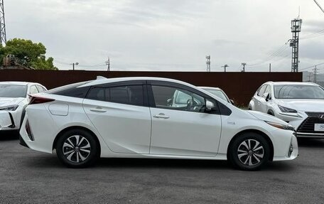 Toyota Prius IV XW50, 2018 год, 1 782 000 рублей, 3 фотография