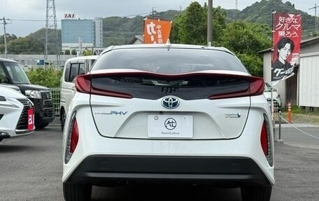 Toyota Prius IV XW50, 2018 год, 1 782 000 рублей, 4 фотография