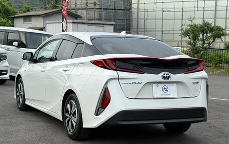 Toyota Prius IV XW50, 2018 год, 1 782 000 рублей, 5 фотография