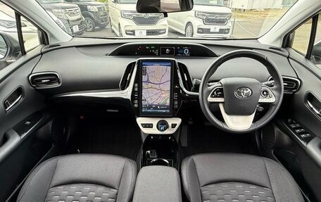 Toyota Prius IV XW50, 2018 год, 1 782 000 рублей, 7 фотография
