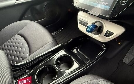 Toyota Prius IV XW50, 2018 год, 1 782 000 рублей, 14 фотография