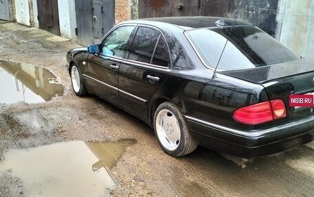 Mercedes-Benz E-Класс, 1996 год, 1 000 000 рублей, 4 фотография