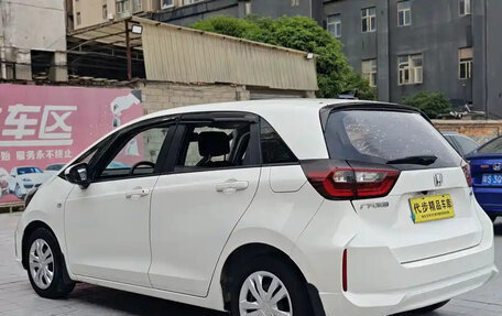 Honda Fit, 2022 год, 1 000 000 рублей, 4 фотография