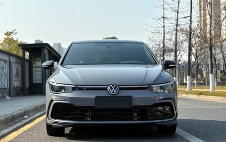 Volkswagen Golf VIII, 2022 год, 1 588 004 рублей, 2 фотография