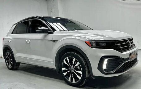 Volkswagen T-Roc I, 2022 год, 1 650 000 рублей, 1 фотография