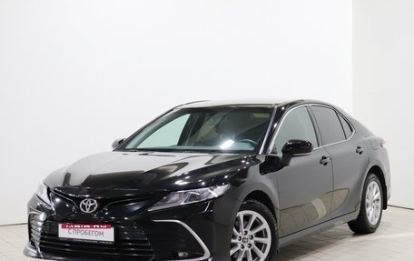 Toyota Camry, 2021 год, 2 375 000 рублей, 1 фотография