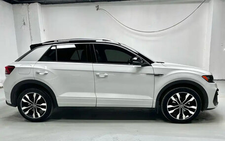 Volkswagen T-Roc I, 2022 год, 1 650 000 рублей, 4 фотография