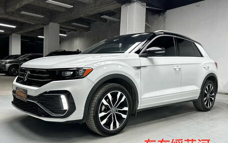 Volkswagen T-Roc I, 2022 год, 1 650 000 рублей, 2 фотография