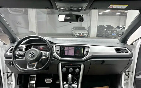 Volkswagen T-Roc I, 2022 год, 1 650 000 рублей, 6 фотография