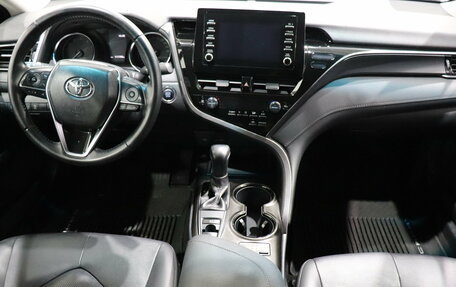 Toyota Camry, 2021 год, 2 375 000 рублей, 15 фотография