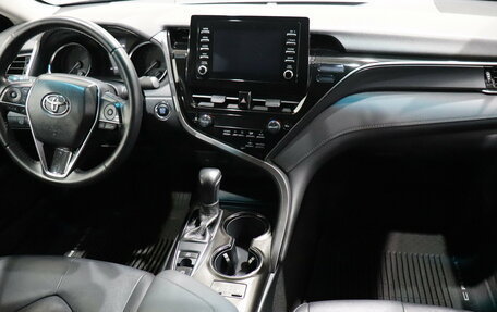 Toyota Camry, 2021 год, 2 375 000 рублей, 14 фотография