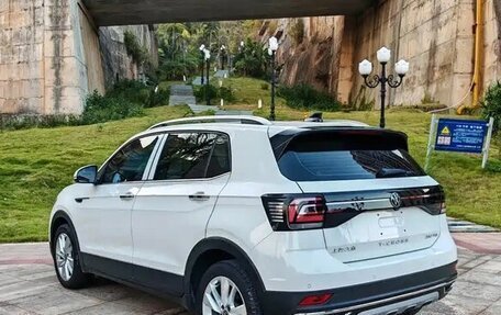 Volkswagen T-Cross I, 2022 год, 1 320 004 рублей, 3 фотография