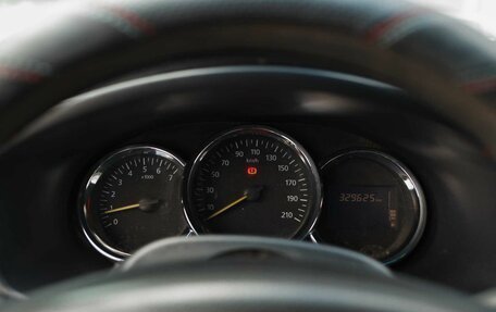 Renault Logan II, 2015 год, 300 000 рублей, 12 фотография