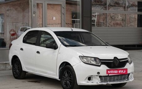 Renault Logan II, 2015 год, 300 000 рублей, 3 фотография