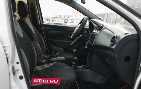 Renault Logan II, 2015 год, 300 000 рублей, 18 фотография