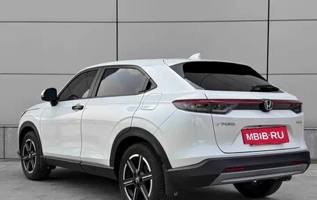 Honda Vezel, 2025 год, 1 950 000 рублей, 6 фотография