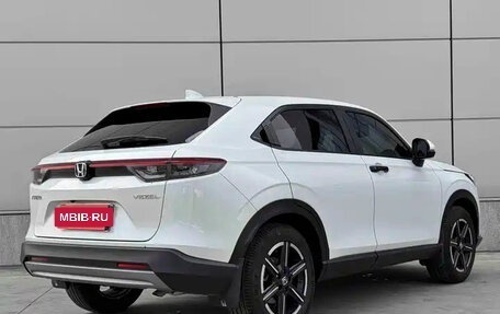 Honda Vezel, 2025 год, 1 950 000 рублей, 4 фотография