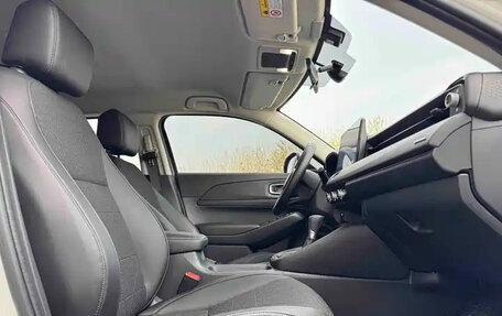 Honda Vezel, 2025 год, 1 950 000 рублей, 14 фотография