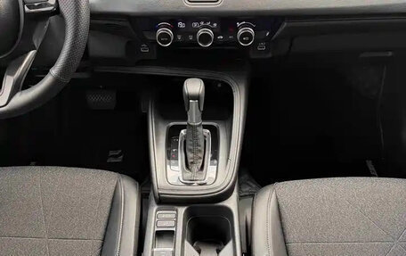 Honda Vezel, 2025 год, 1 950 000 рублей, 13 фотография
