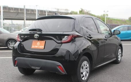 Toyota Yaris, 2022 год, 810 005 рублей, 3 фотография