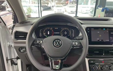 Volkswagen T-Cross I, 2022 год, 1 433 605 рублей, 10 фотография