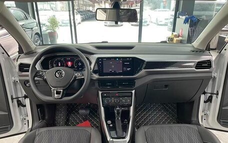 Volkswagen T-Cross I, 2022 год, 1 433 605 рублей, 9 фотография