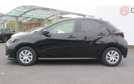 Toyota Yaris, 2022 год, 810 005 рублей, 4 фотография