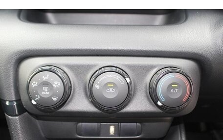 Toyota Yaris, 2022 год, 810 005 рублей, 10 фотография